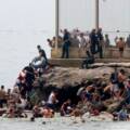CRISIS EN MARRUECOS: UNA ENTRADA MASIVA DE MIGRANTES DESBORDA CEUTA Y ELEVA LA TENSIÓN CON ESPAÑA